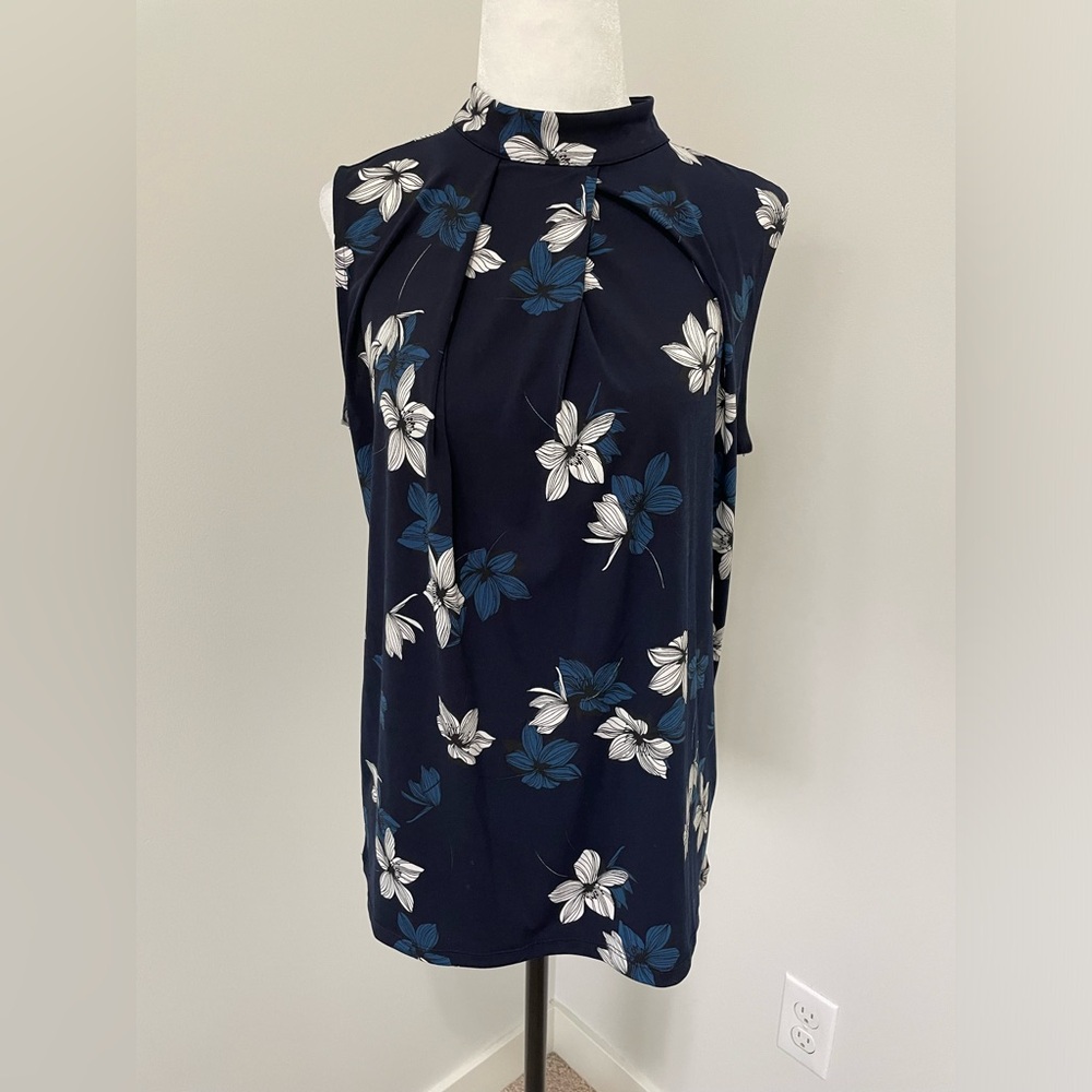 Banana Republic Blue and White Floral Sleeveless Mock Neck Blouse - Size Small